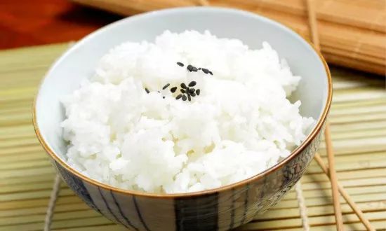 中国民间祝祭祈年，且禁食米饭。。大年初三有什么风俗？